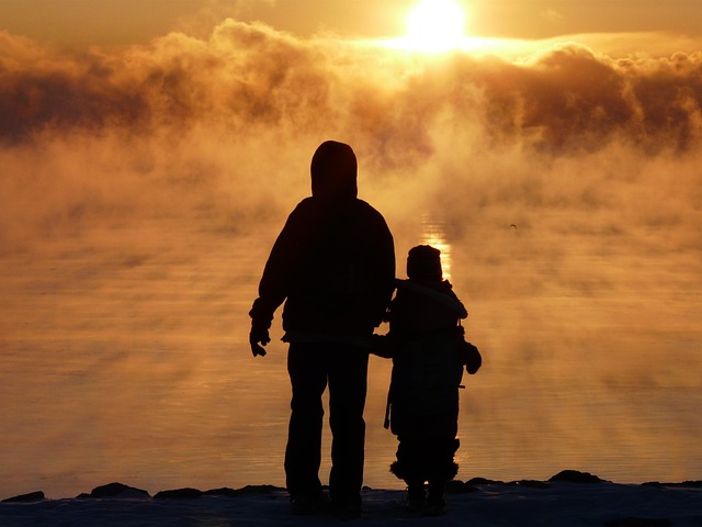 family-640x480-49226171.jpeg