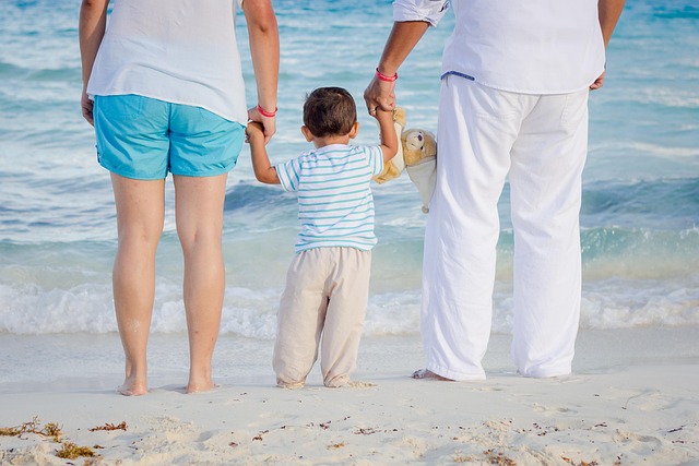 family-640x480-12882335.jpeg