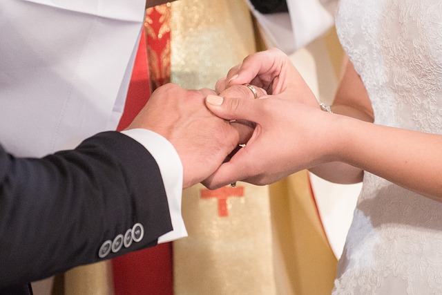 wedding-640x480-94907586.jpeg