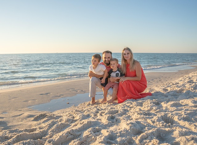 family-640x480-57902982.jpeg
