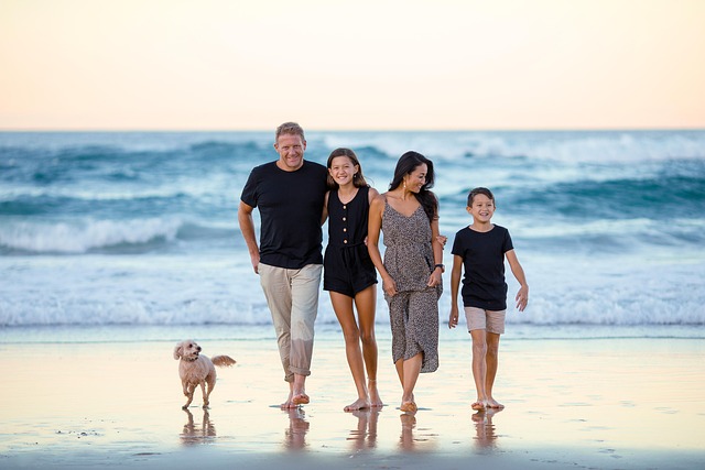 family-640x480-68775488.jpeg